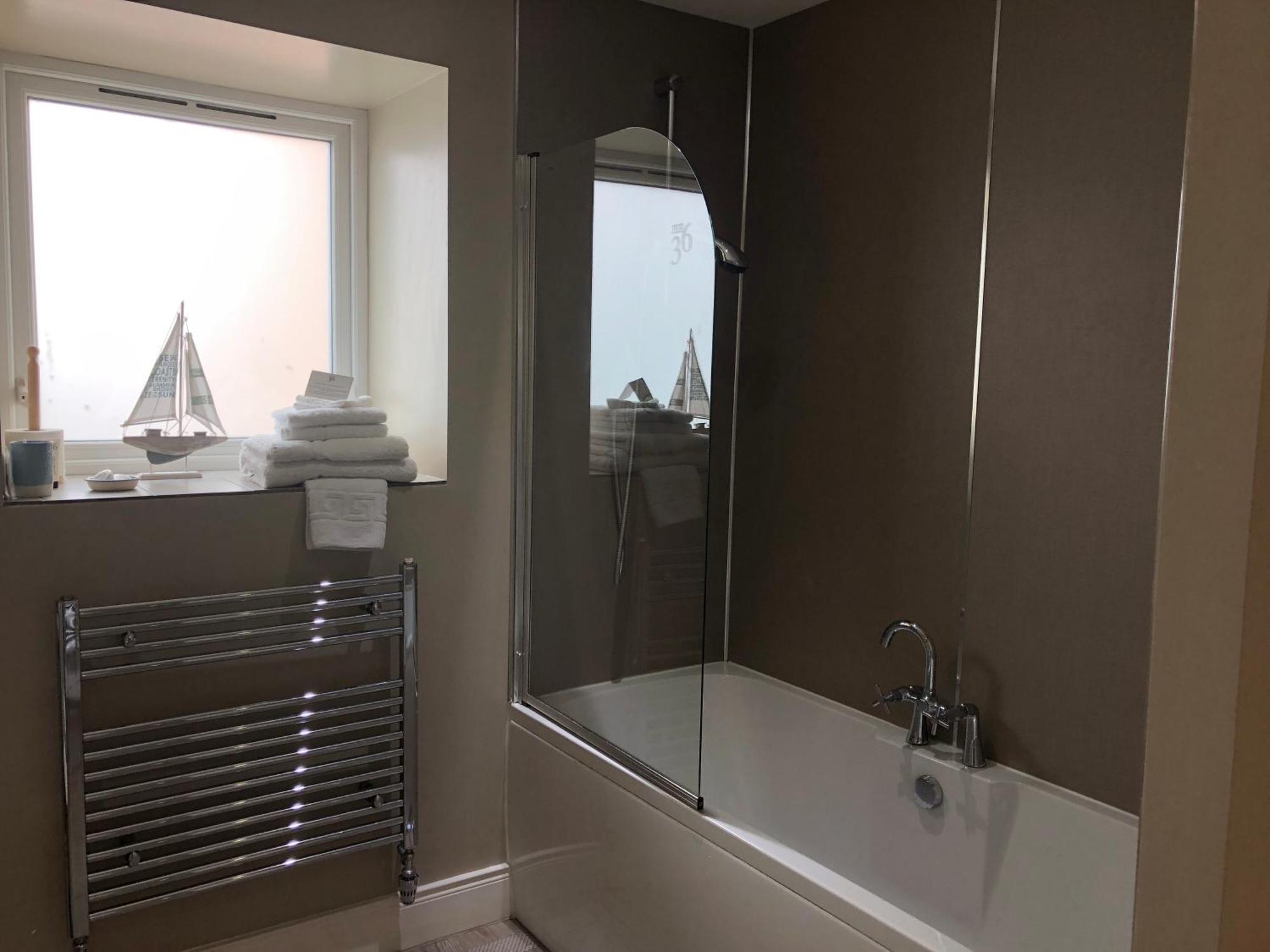 Pier 36 Hotel Donaghadee Bilik gambar