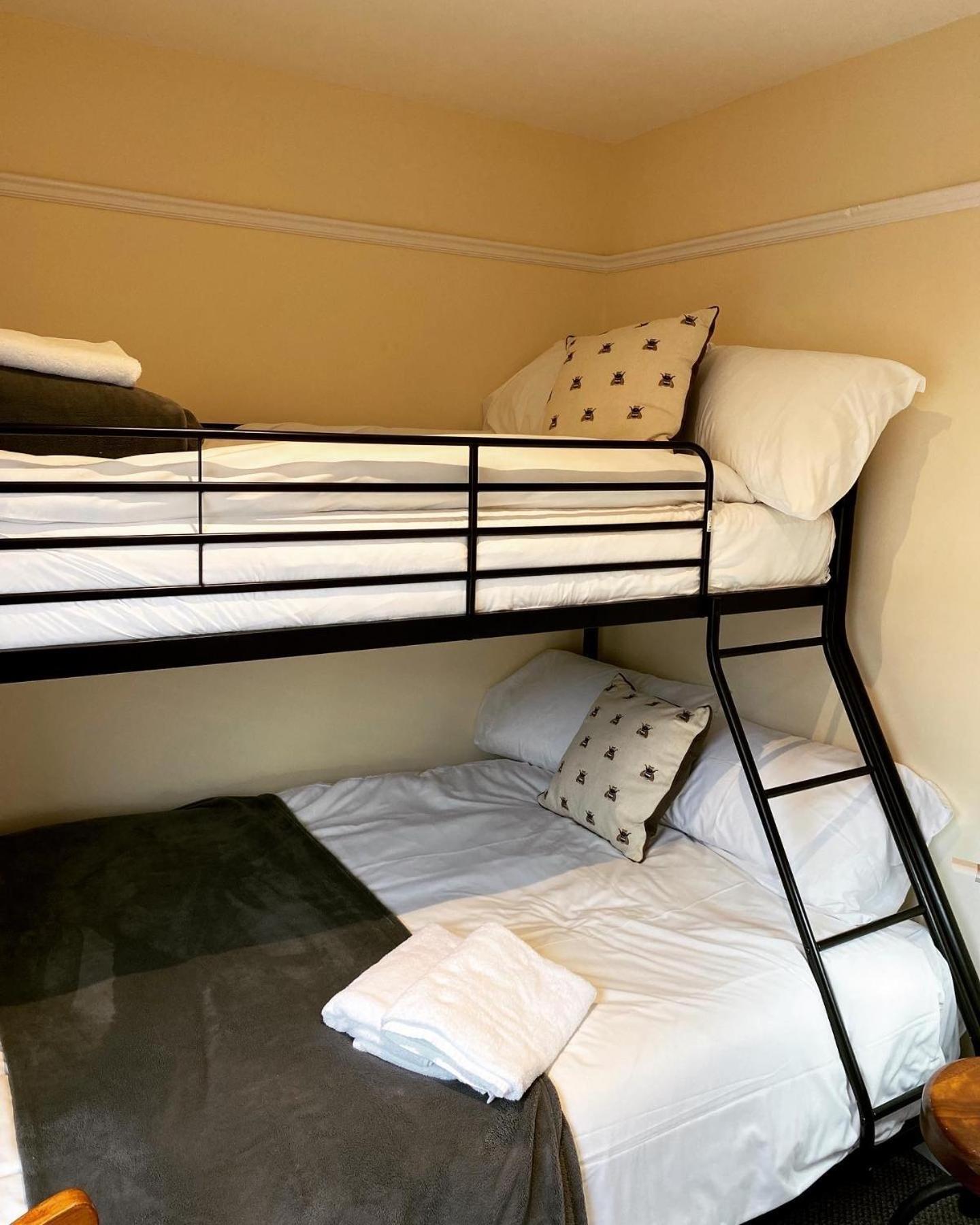 Pier 36 Hotel Donaghadee Bilik gambar